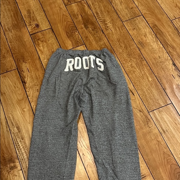 Roots sweat pants, they’re a size XS and I haven’t worn them much! - Picture 2 of 3